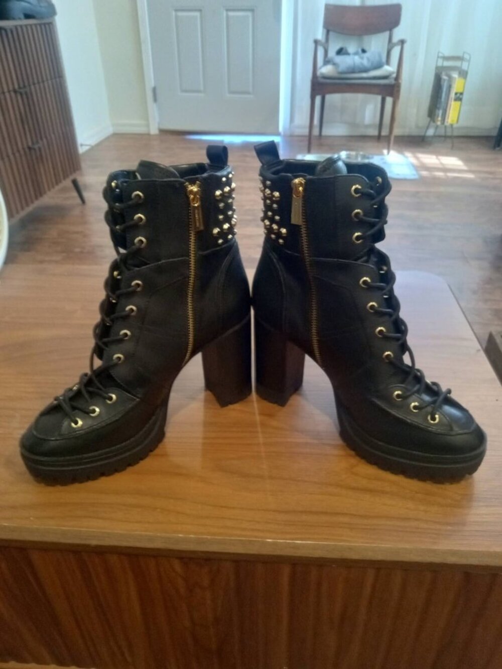 Michael Kors YVONNE Studded Leather Boots Size 9.5M
